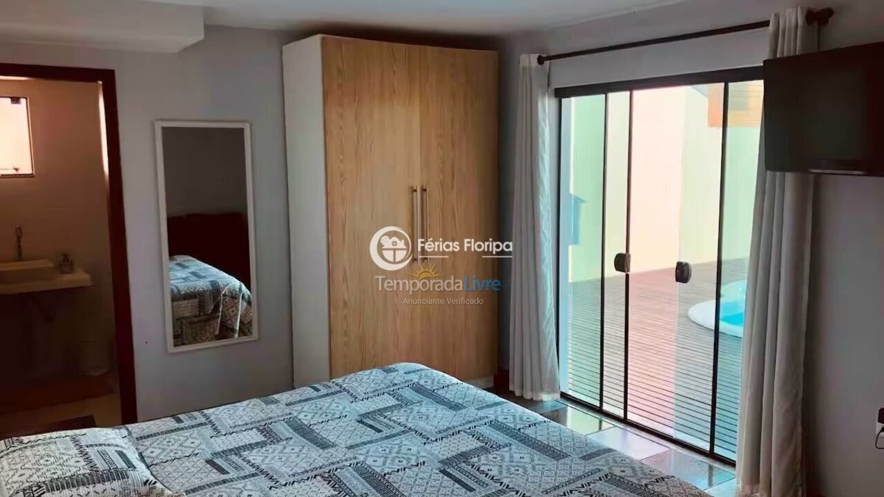 Casa para aluguel de temporada em Florianopolis (Campeche)