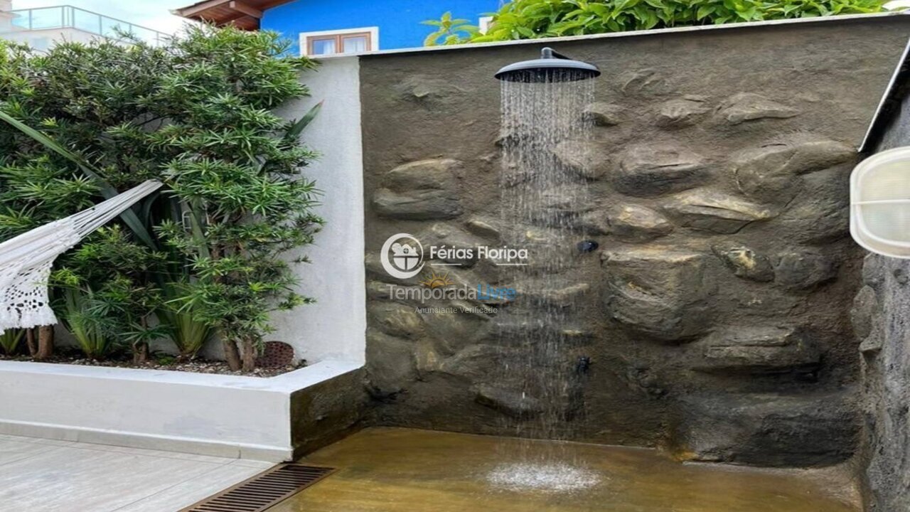 Casa para aluguel de temporada em Florianopolis (Campeche)