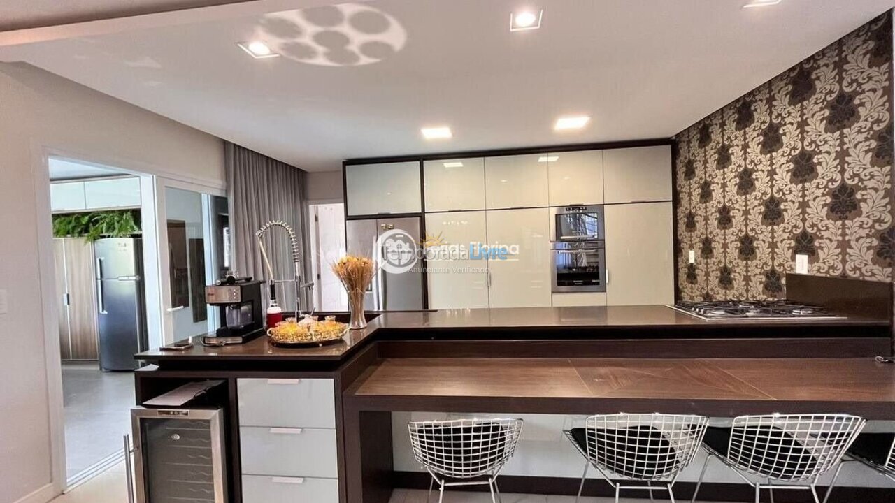 Casa para aluguel de temporada em Florianopolis (Campeche)