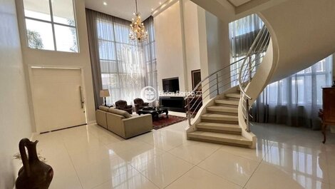 Linda Casa com Piscina no Campeche