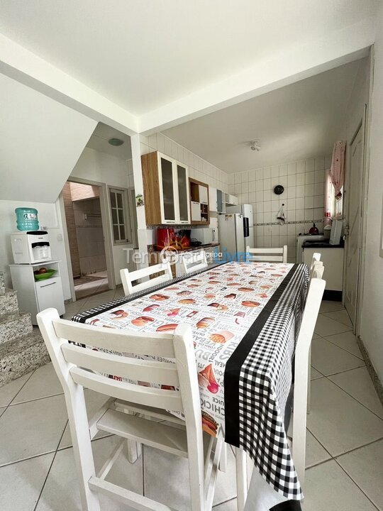 Casa para aluguel de temporada em Florianópolis (Morro das Pedras)