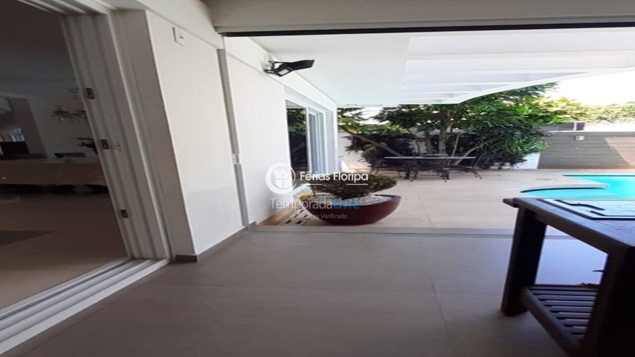 Casa para aluguel de temporada em Florianopolis (Campeche)