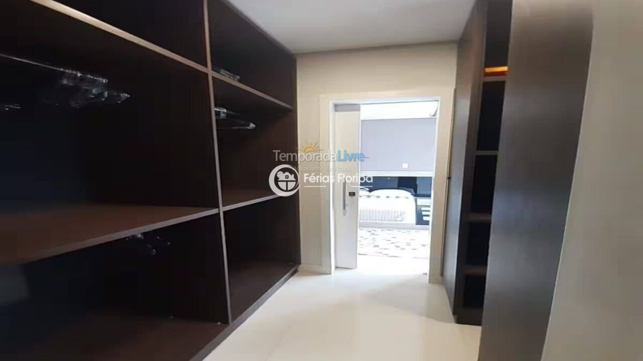 Casa para aluguel de temporada em Florianopolis (Campeche)