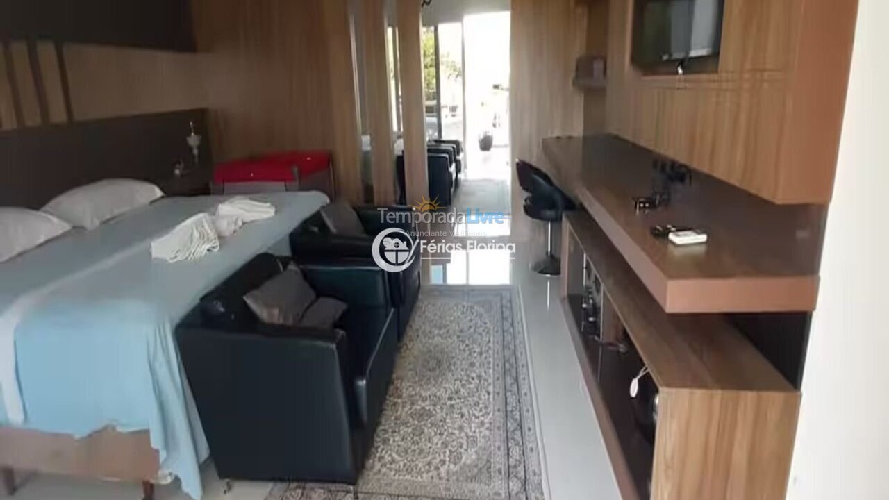 Casa para aluguel de temporada em Florianopolis (Campeche)