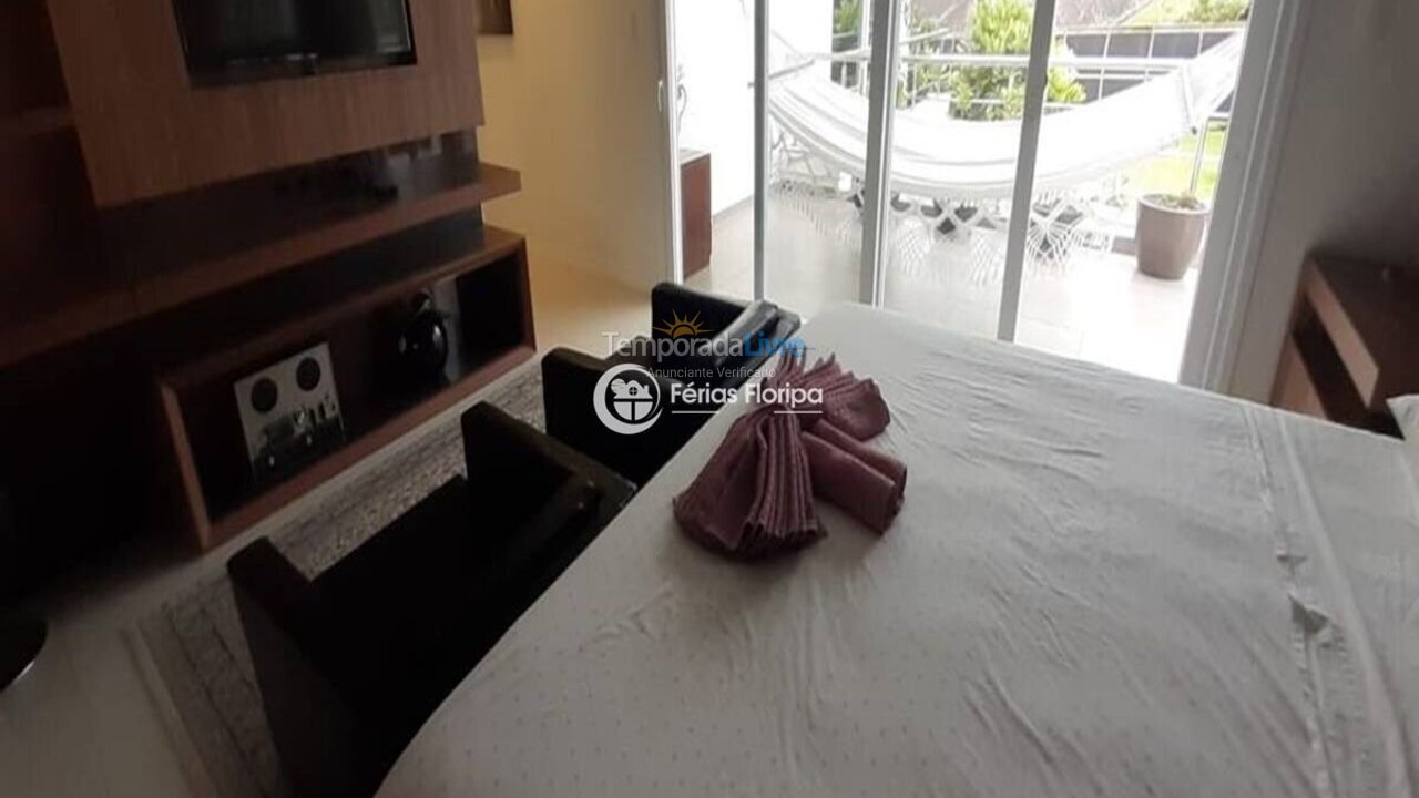 Casa para aluguel de temporada em Florianopolis (Campeche)