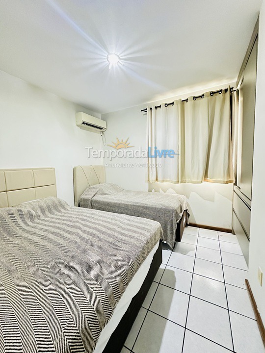 Apartment for vacation rental in Bombinhas (Praia de Bombas)