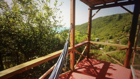 Sacada da sala no andar inferior