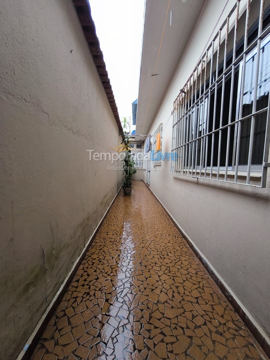 Casa para aluguel de temporada em Praia Grande (Vila Mirim)