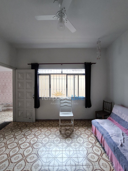 Casa para aluguel de temporada em Praia Grande (Vila Mirim)