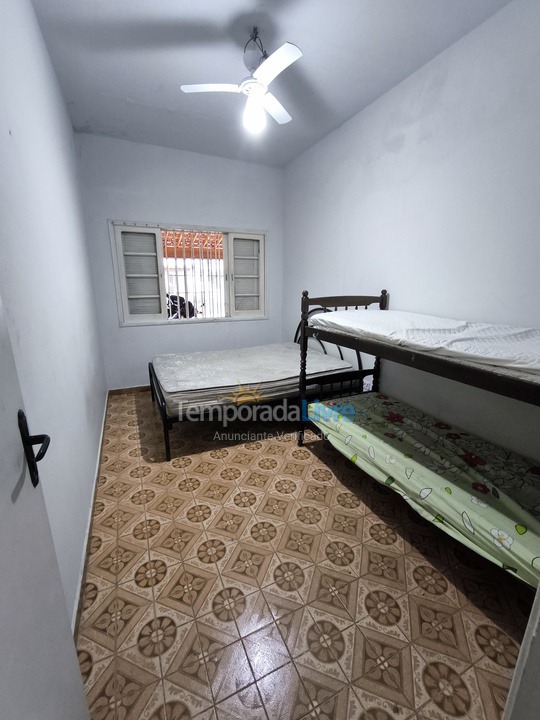 Casa para aluguel de temporada em Praia Grande (Vila Mirim)