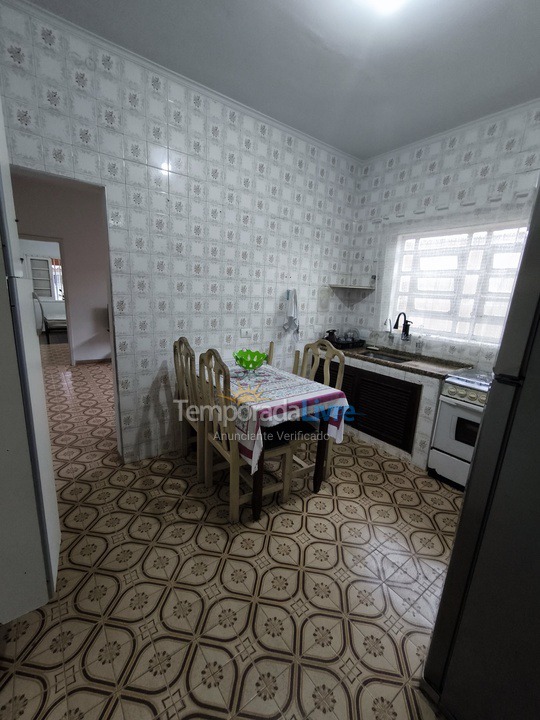 Casa para aluguel de temporada em Praia Grande (Vila Mirim)