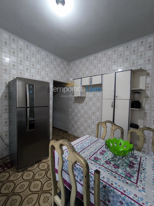 Casa para aluguel de temporada em Praia Grande (Vila Mirim)