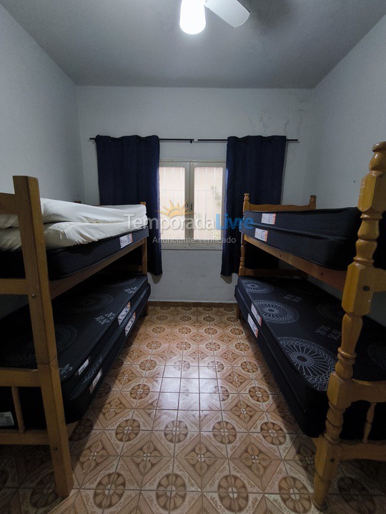 Casa para aluguel de temporada em Praia Grande (Vila Mirim)