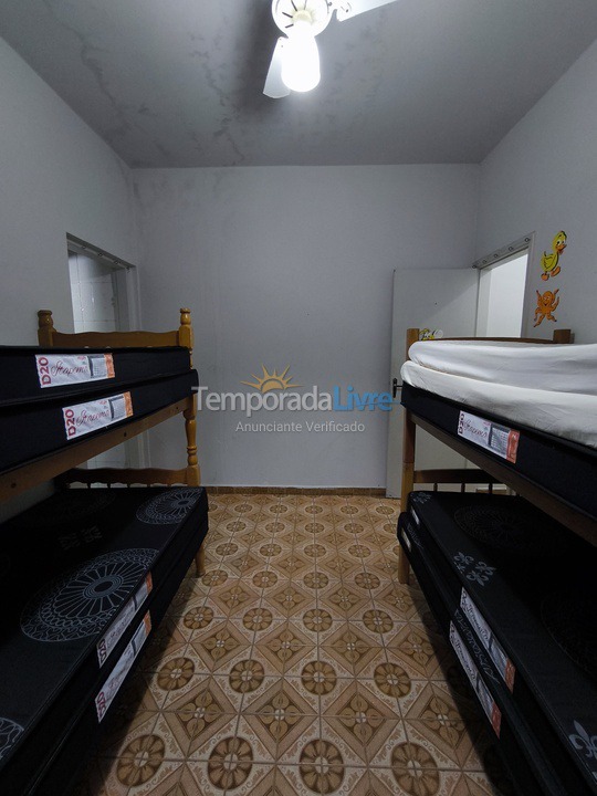 Casa para aluguel de temporada em Praia Grande (Vila Mirim)