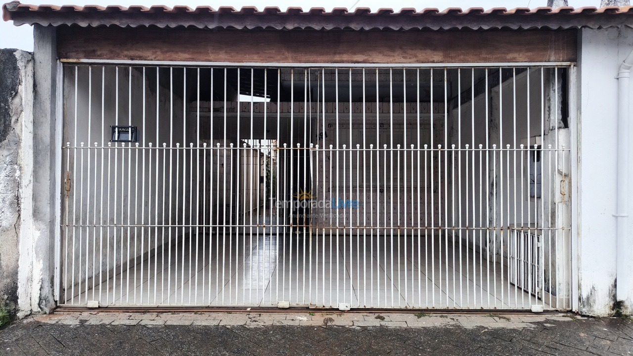 Casa para aluguel de temporada em Praia Grande (Vila Mirim)