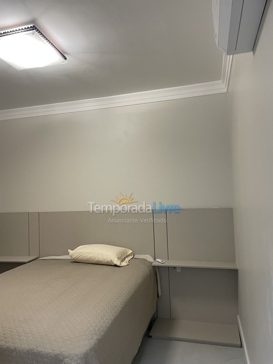 Apartamento para aluguel de temporada em Itapema (Meia Praia)