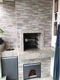 3 Bedroom Apartment 400m from the Beach