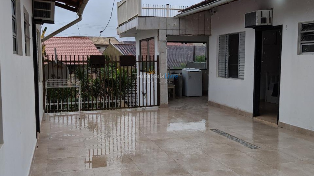 Apartamento para alquiler de vacaciones em São Francisco do Sul (Prainha)