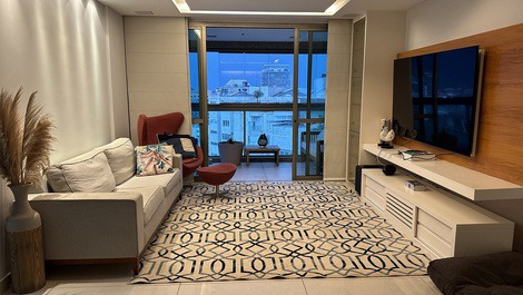 Luxo e Vista Mar: Cobertura com Hidromassagem na Barra