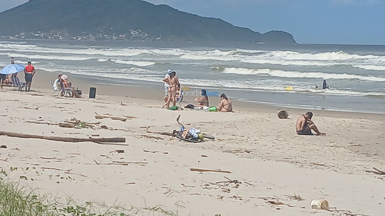 Casa para aluguel de temporada em Navegantes (Meia Praia)