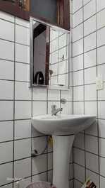 CASA TERREA, 60 METROS DA PRAIA, TRES QUARTOS, PISCINA