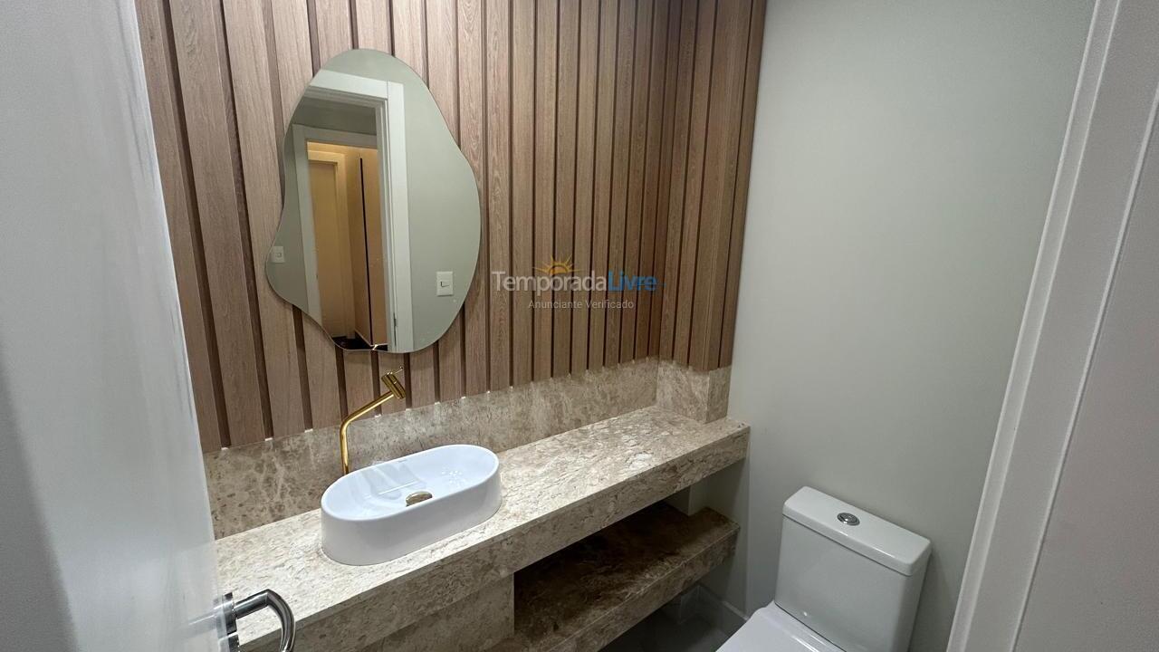 Apartment for vacation rental in Bombinhas (Praia de Bombas)