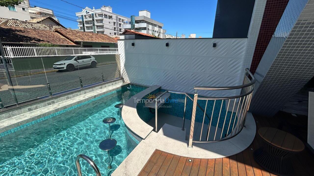 Apartment for vacation rental in Bombinhas (Praia de Bombas)