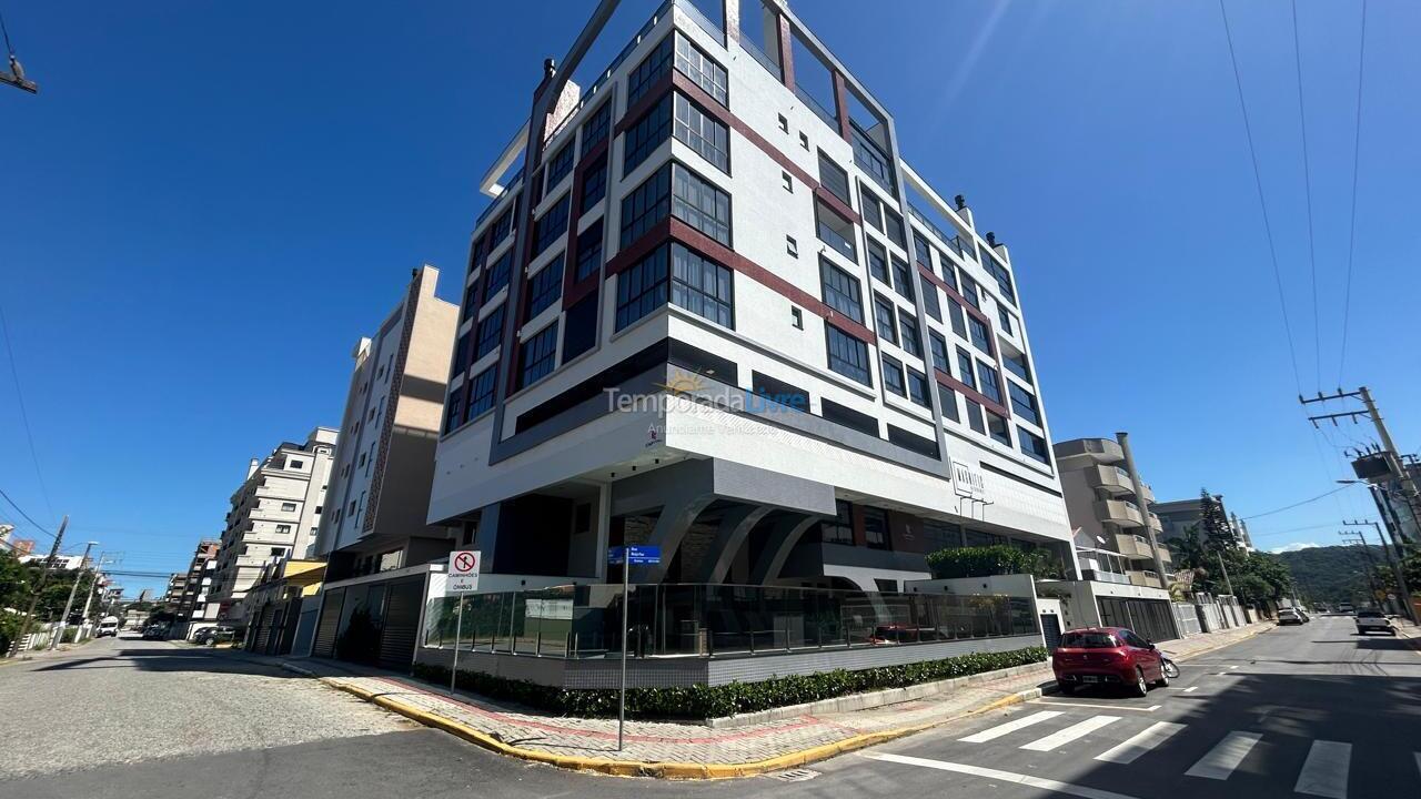 Apartment for vacation rental in Bombinhas (Praia de Bombas)