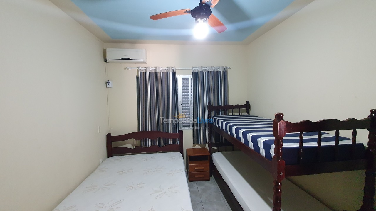 Casa para aluguel de temporada em São Francisco do Sul (Enseada)