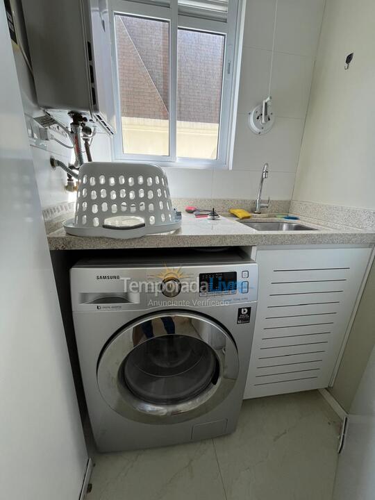 Apartamento para aluguel de temporada em Itapema (Meia Praia)