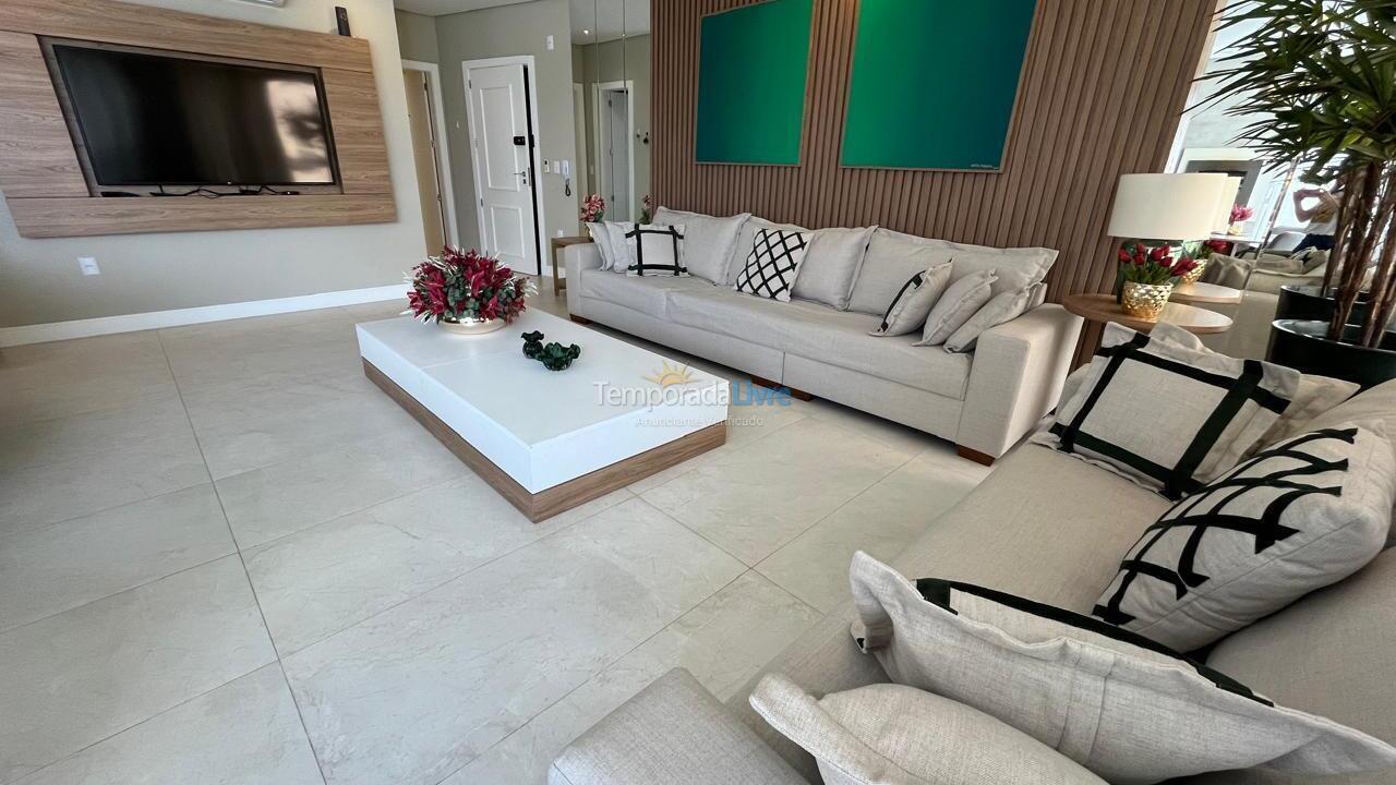 Apartamento para aluguel de temporada em Itapema (Meia Praia)