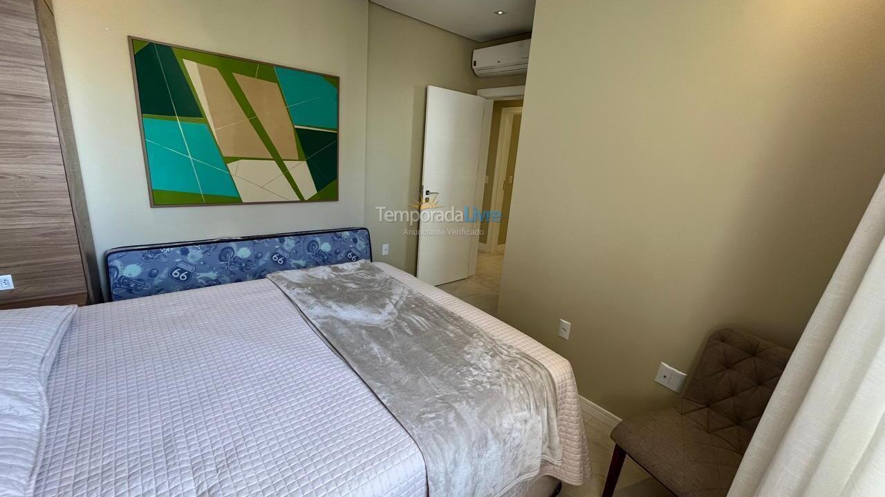 Apartamento para aluguel de temporada em Itapema (Meia Praia)