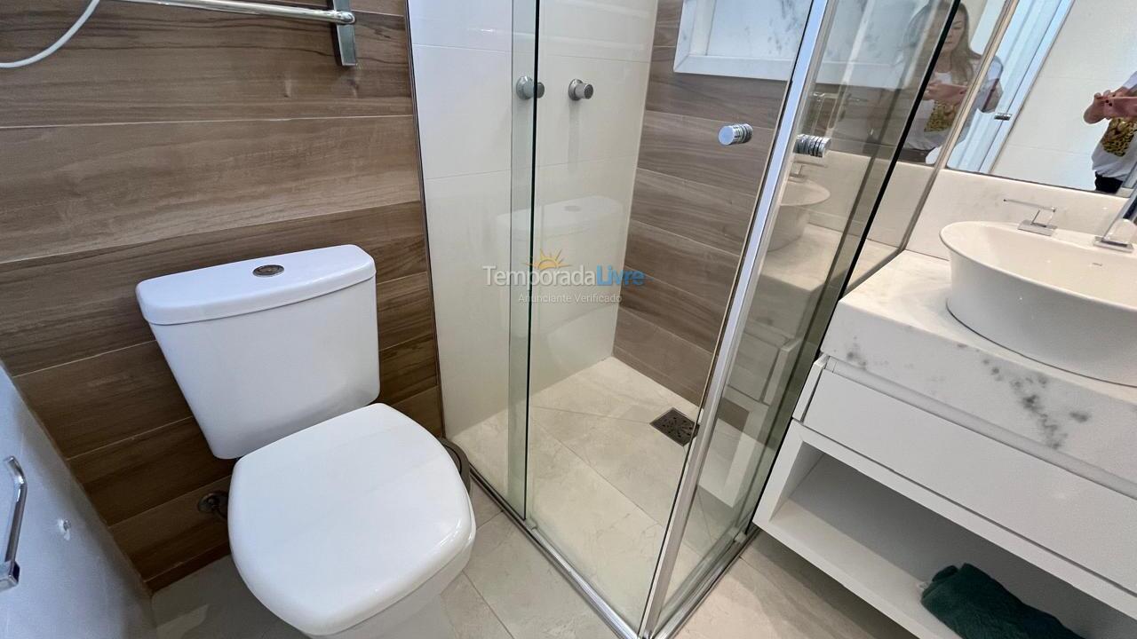 Apartamento para aluguel de temporada em Itapema (Meia Praia)