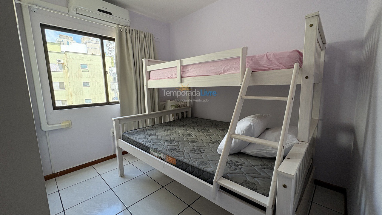 Apartamento para aluguel de temporada em Itapema (Meia Praia)