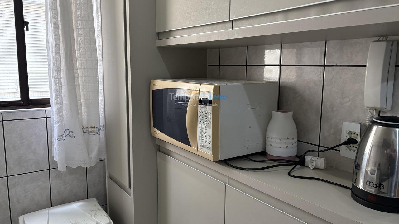 Apartamento para aluguel de temporada em Itapema (Meia Praia)