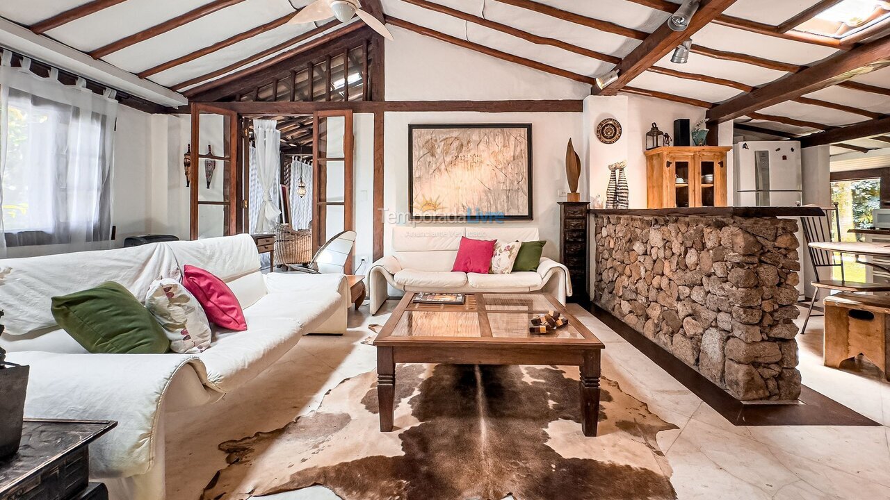 Casa para alquiler de vacaciones em Ilhabela (Sitio Curral)