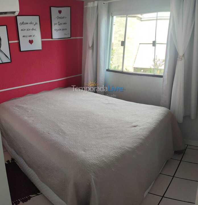 Casa para aluguel de temporada em Bombinhas (Praia de Bombinhas)