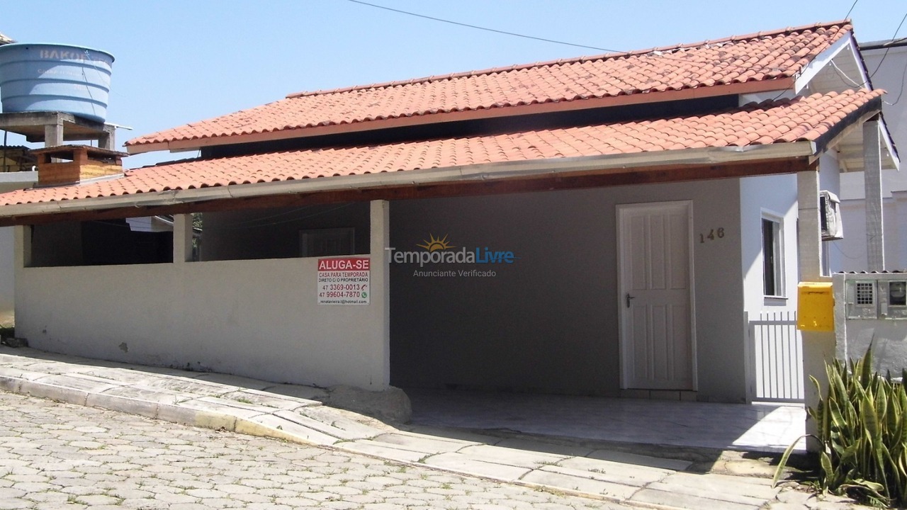 Casa para aluguel de temporada em Bombinhas (Praia de Bombinhas)
