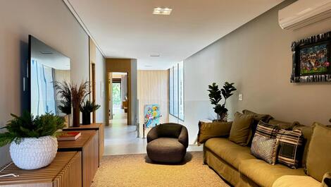 House in a condominium facing the sea in Camburi Beach