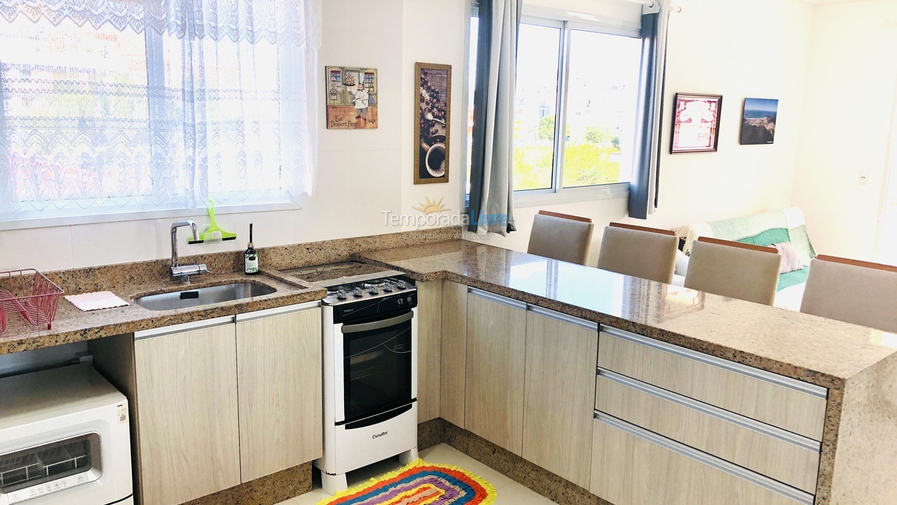 Apartamento para aluguel de temporada em Governador Celso Ramos (Praia de Palmas)