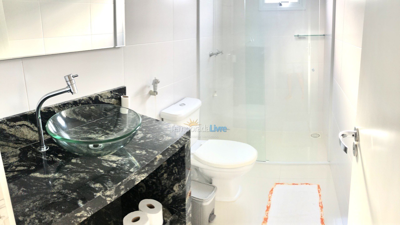 Apartamento para aluguel de temporada em Governador Celso Ramos (Praia de Palmas)