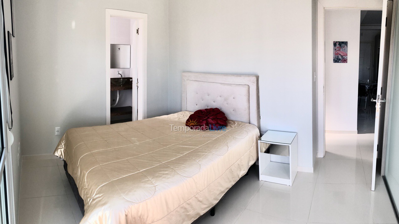 Apartamento para aluguel de temporada em Governador Celso Ramos (Praia de Palmas)