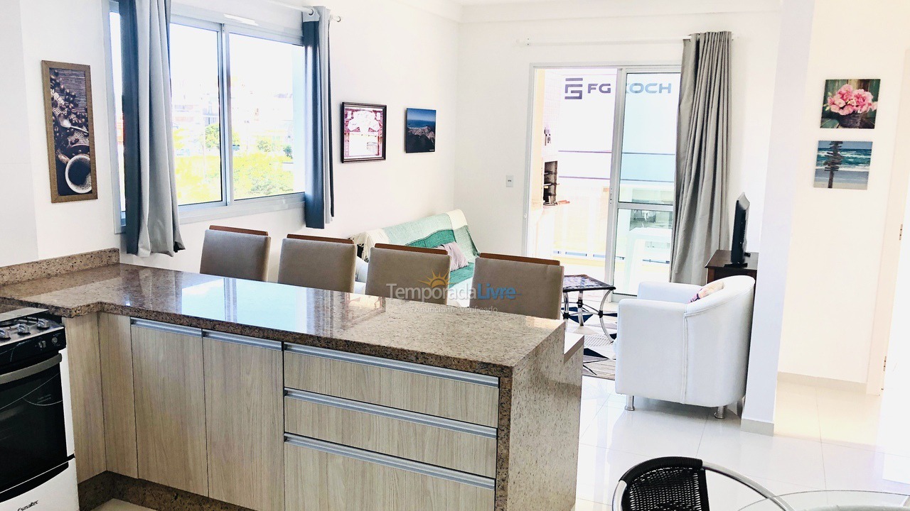 Apartamento para aluguel de temporada em Governador Celso Ramos (Praia de Palmas)