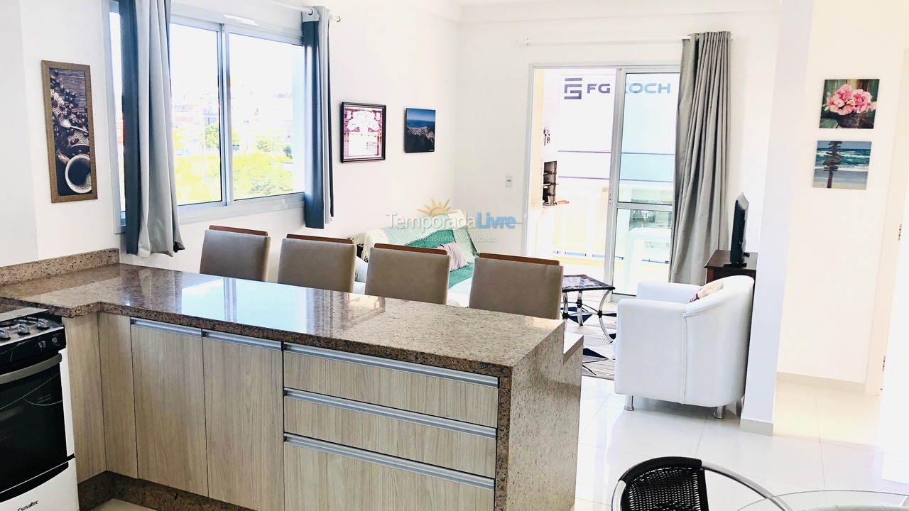 Apartamento para aluguel de temporada em Governador Celso Ramos (Praia de Palmas)