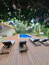 High standard house facing the sea on Praia da Baleia.
