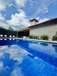 High standard house facing the sea on Praia da Baleia.