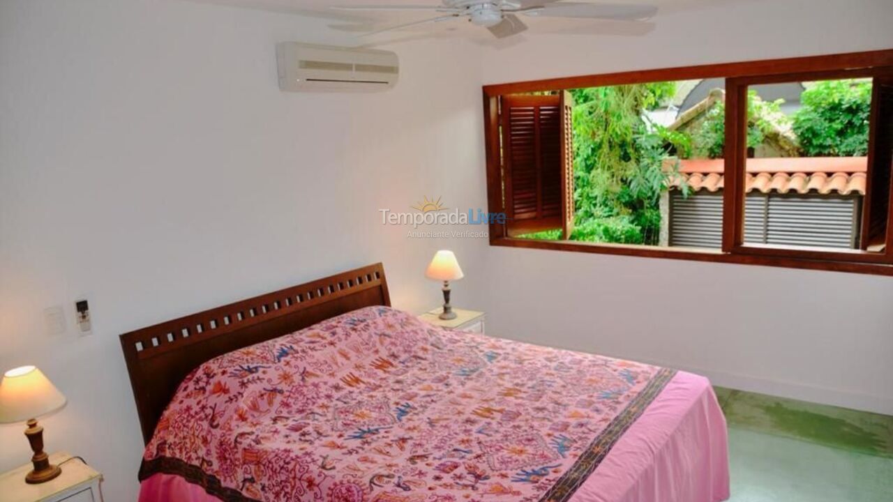 House for vacation rental in São Sebastião (Praia da Baleia)