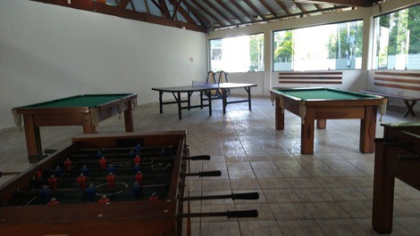 Apartment with pool close to the beach