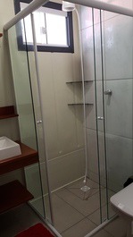 CASA CONTENEDOR - AIRE ACONDICIONADO EN TODA LA PROPIEDAD, WIFI, HASTA 5 PERSONAS