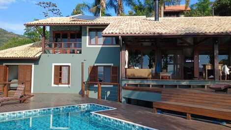Beautiful house with pool and privileged view in Canto da Lagoa